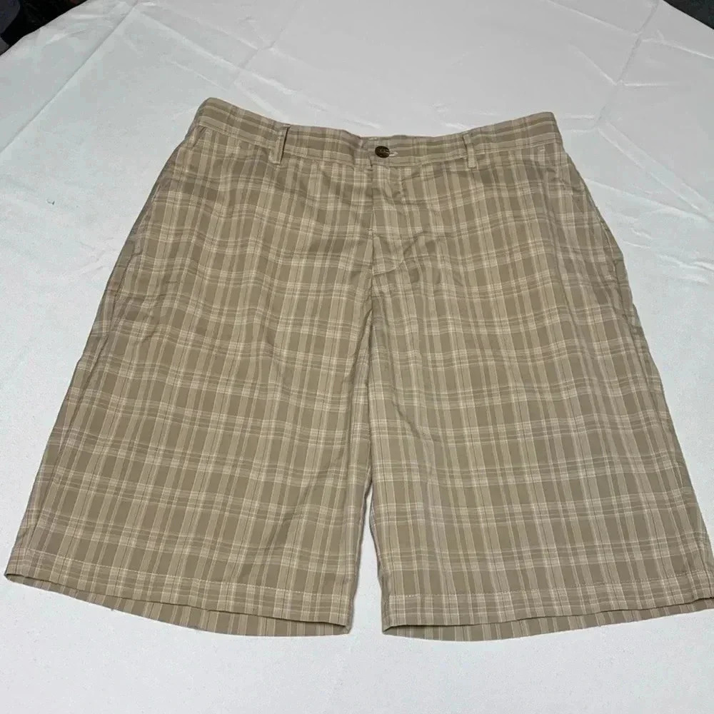 Adidas Men’s plaid golf Shorts Size 35 EUC - Picture 1 of 3